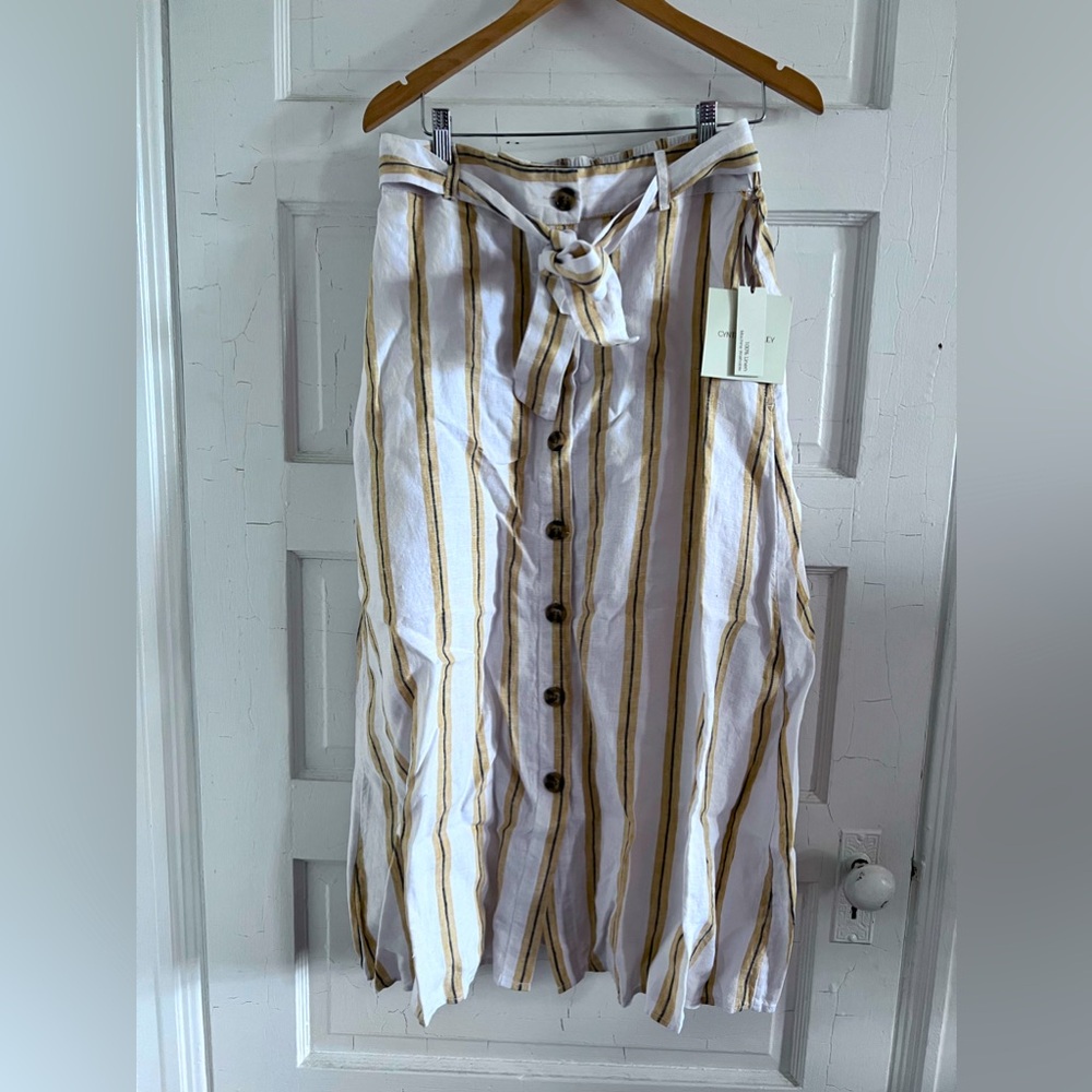 NWT 100% linen button front skirt by Cynthia Rowley.